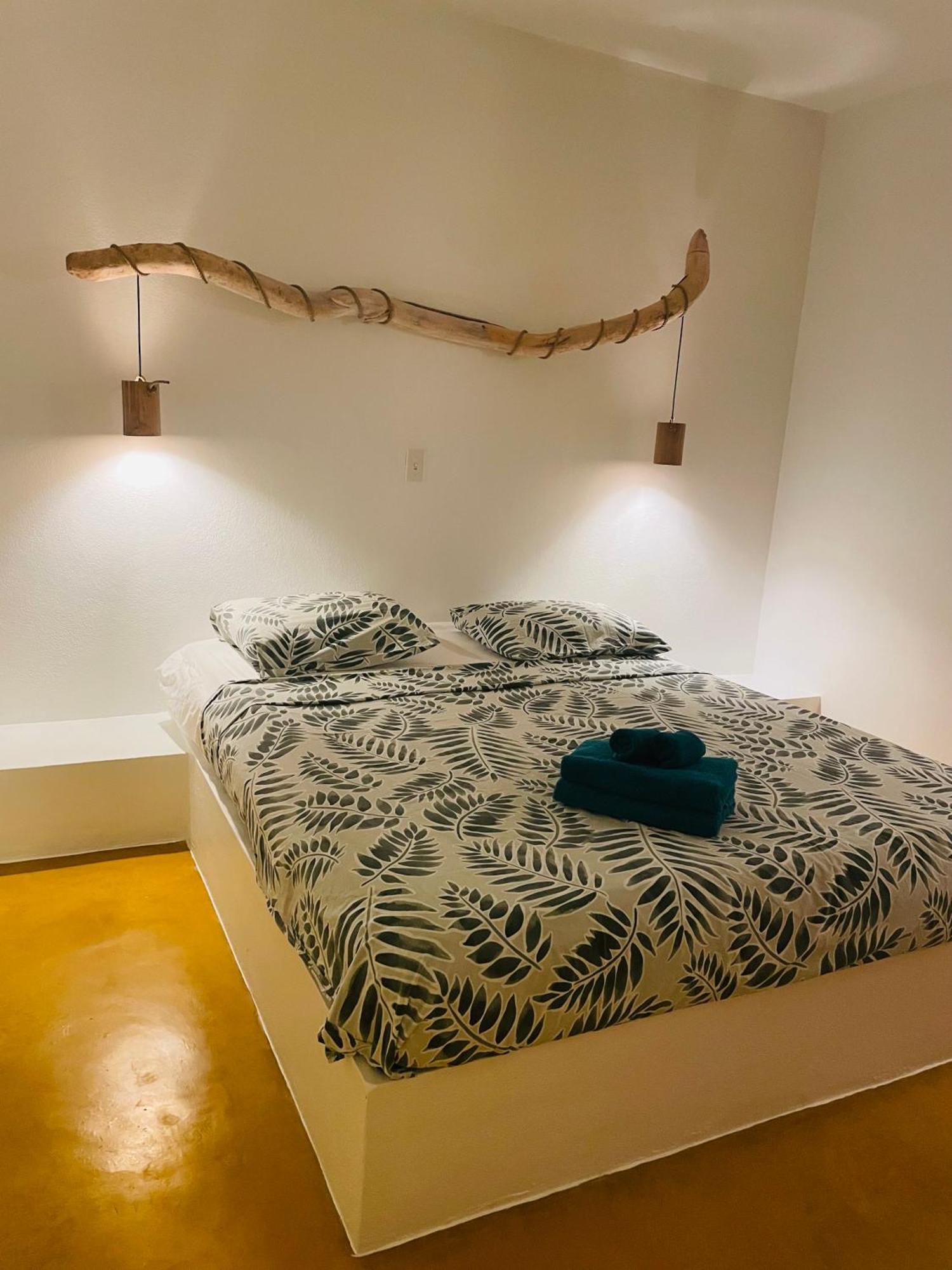 The Dive Hut - Boutique Apartments 克拉伦代克 外观 照片